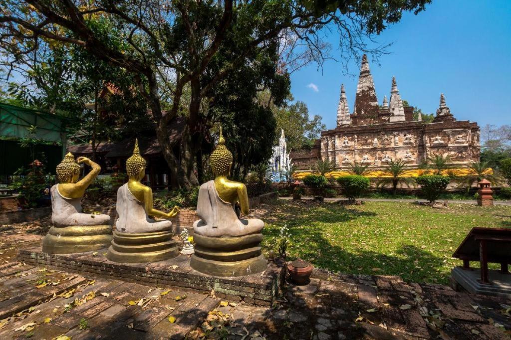 Le Light House & Hostel Chiang Mai Exterior photo