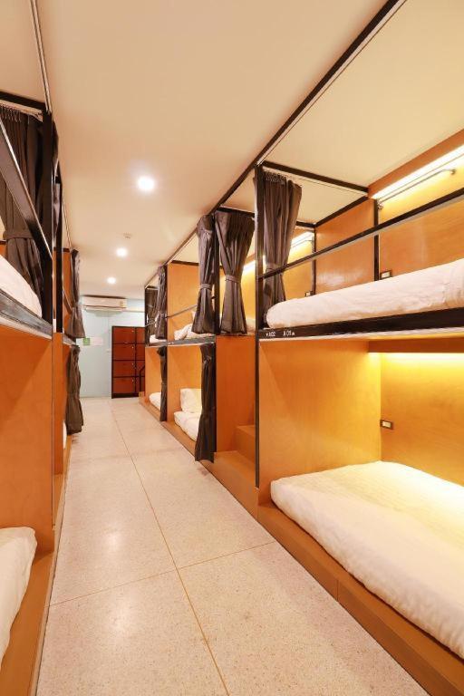 Le Light House & Hostel Chiang Mai Exterior photo